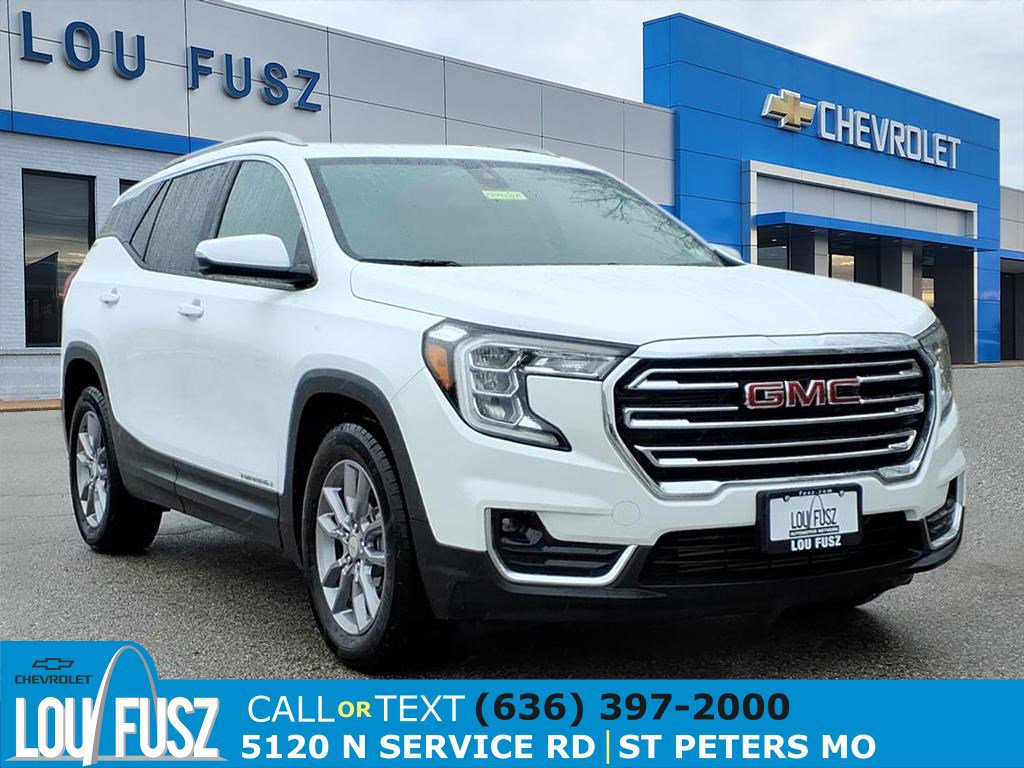Used 2024 GMC Terrain SLT image 1