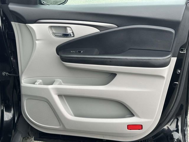 Used 2020 Honda Pilot LX image 9