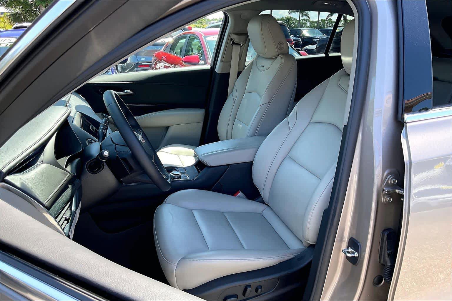 Used 2023 Cadillac XT4 Premium Luxury w/ Enhanced Visibility Package FWD image 24