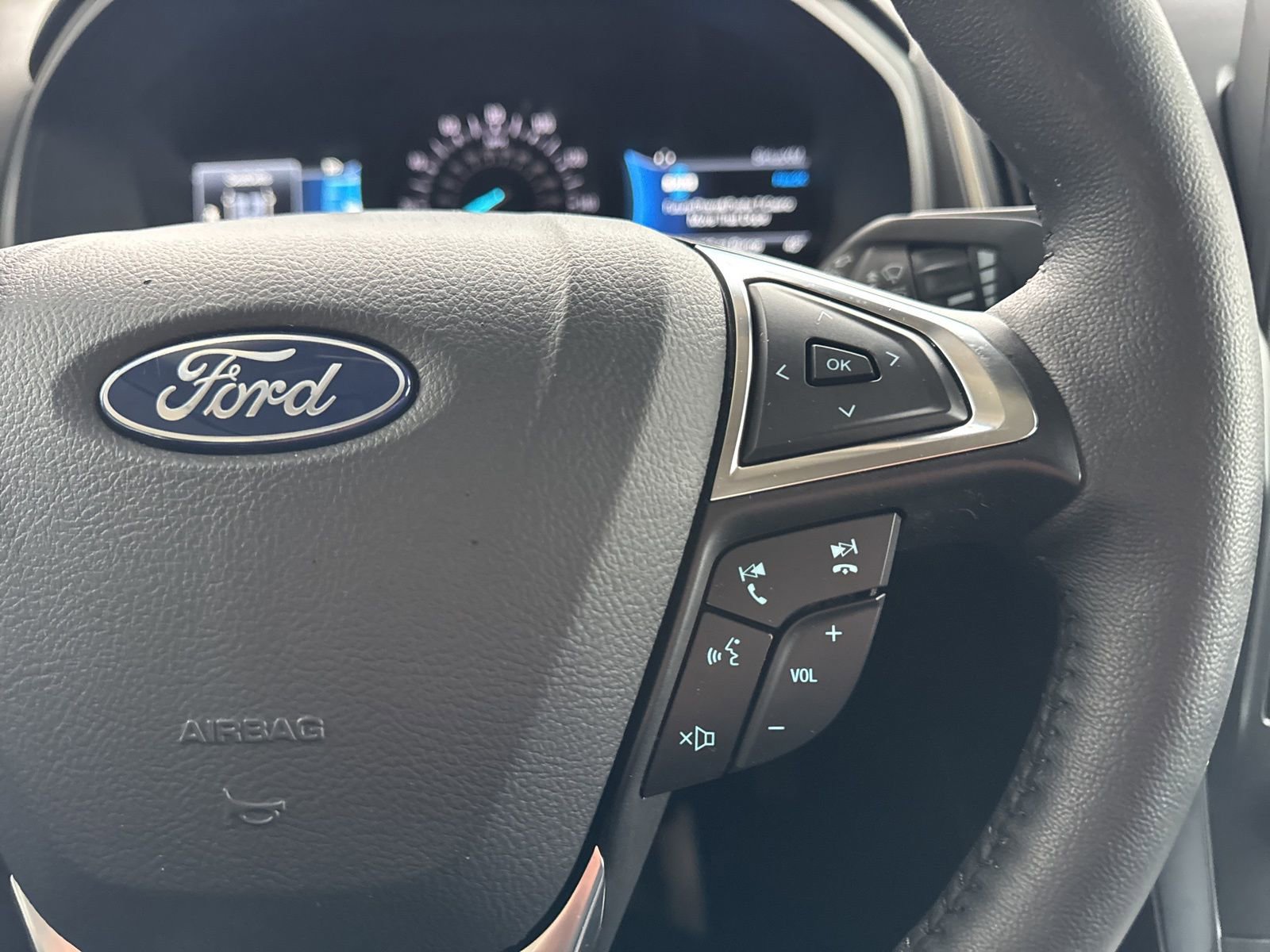 Certified 2024 Ford Edge Titanium image 25