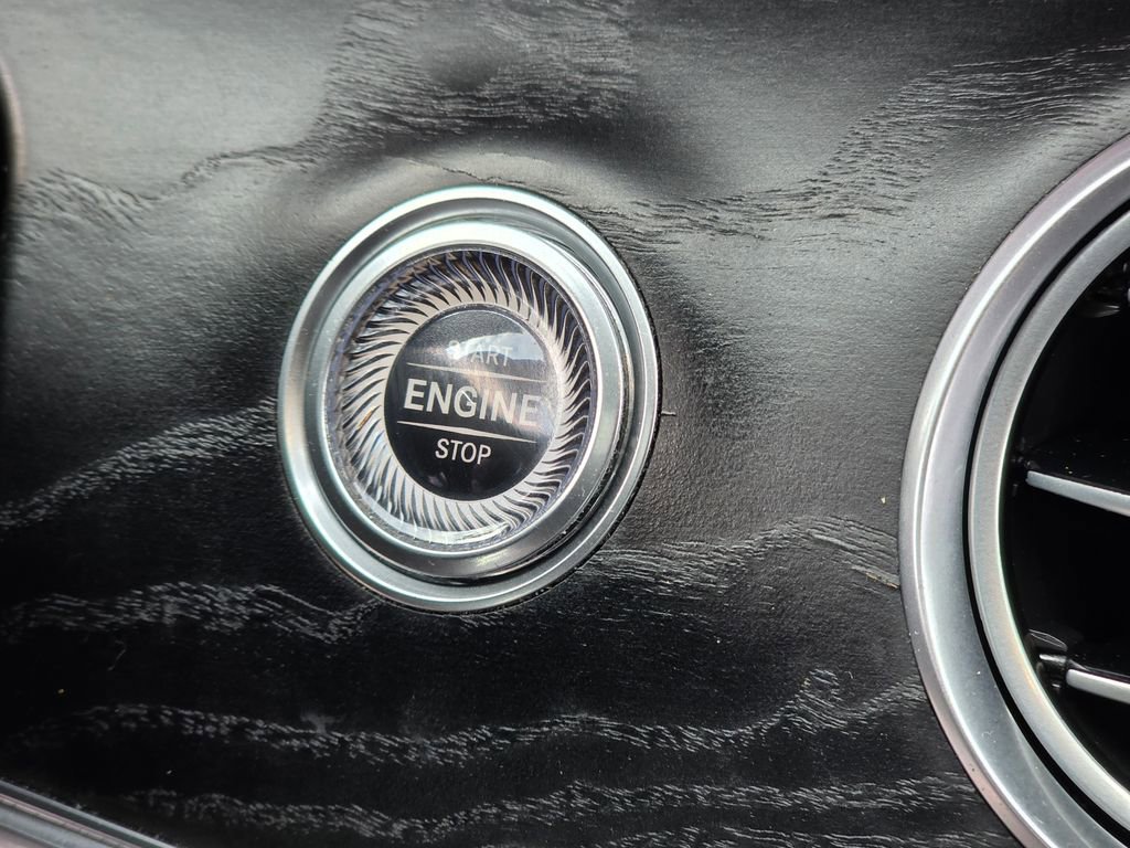Used 2020 Mercedes-Benz E 350 Sedan image 33