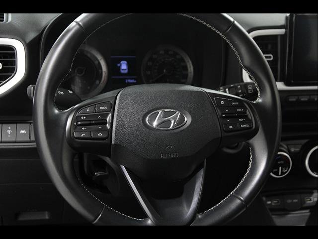 Certified 2022 Hyundai Venue Limited image 7