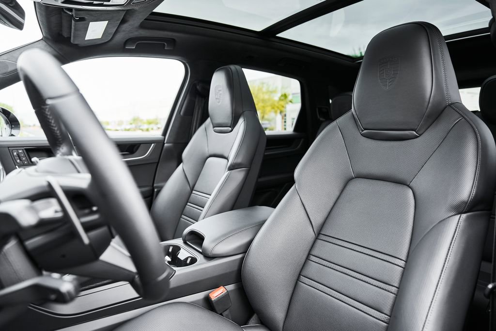 Used 2026 Porsche Cayenne Turbo image 46