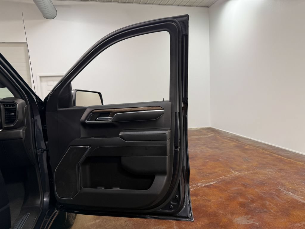 Used 2023 Chevrolet Silverado 1500 LT AWD/4WD image 62