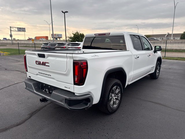 Used 2026 GMC Sierra 1500 SLT AWD/4WD image 3