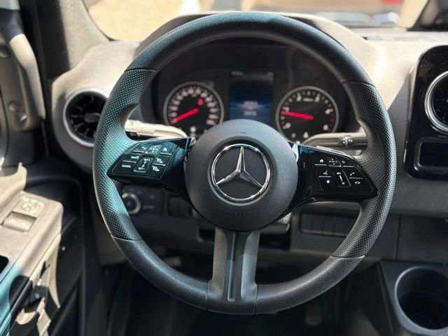 Used 2025 Mercedes-Benz Sprinter 2500 image 34