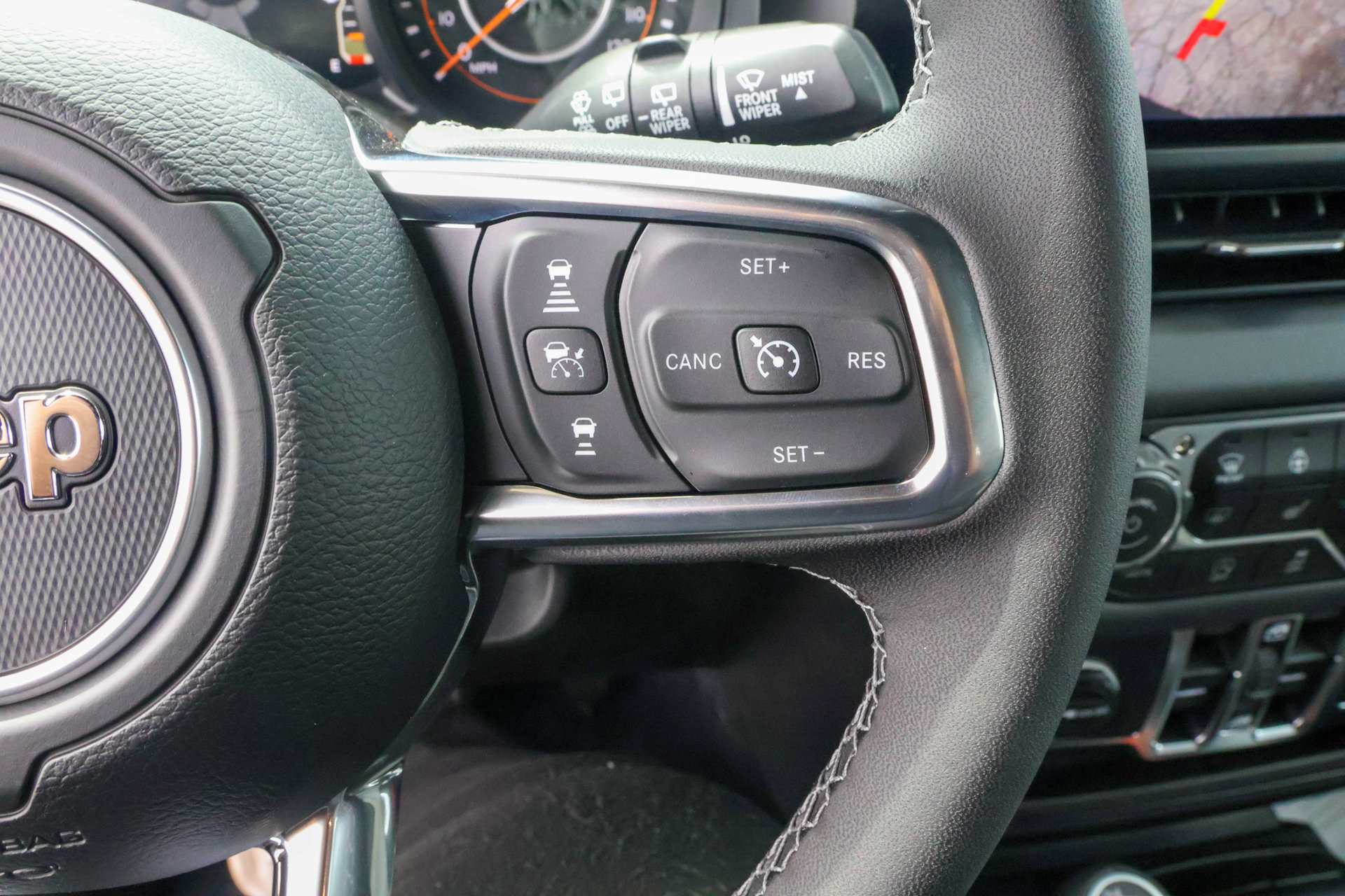 New 2026 Jeep Wrangler Unlimited Sahara AWD/4WD image 30