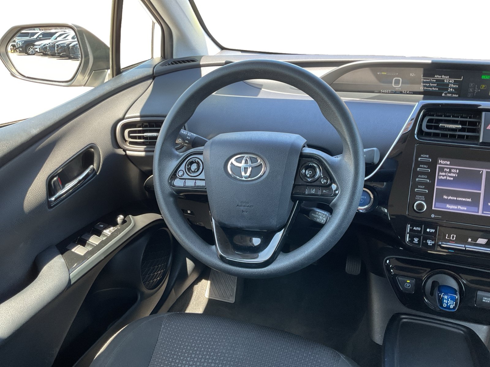 Used 2022 Toyota Prius LE FWD image 11