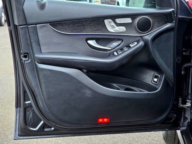 Used 2020 Mercedes-Benz GLC 300 4MATIC image 29