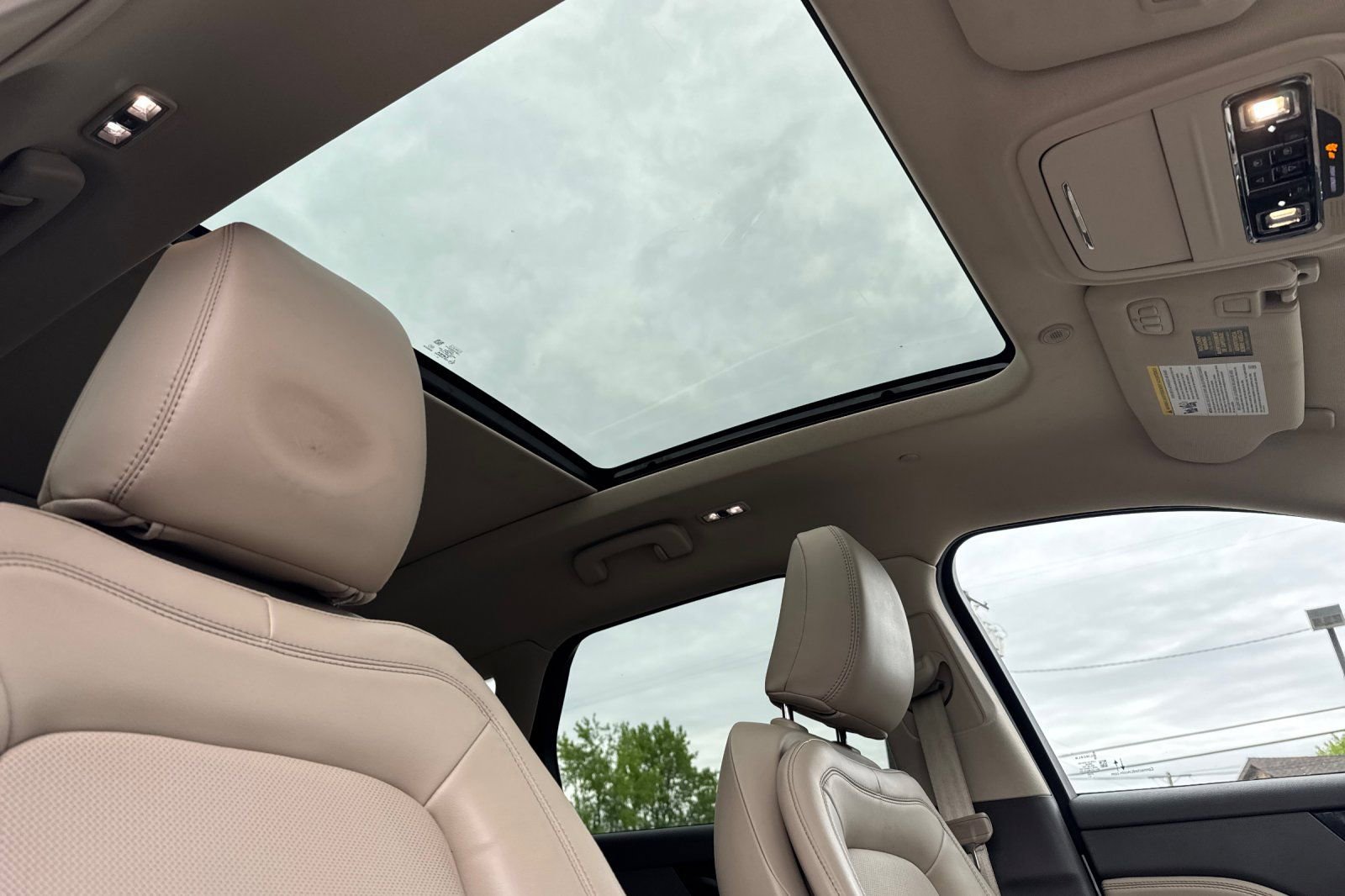 Certified 2023 Lincoln Corsair Reserve w/ Equipment Group 201A image 16