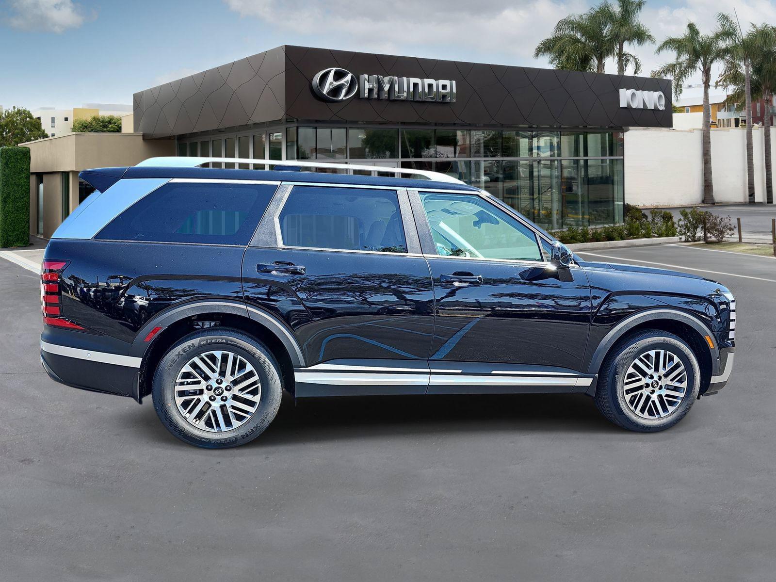 New 2026 Hyundai Palisade SEL FWD image 2