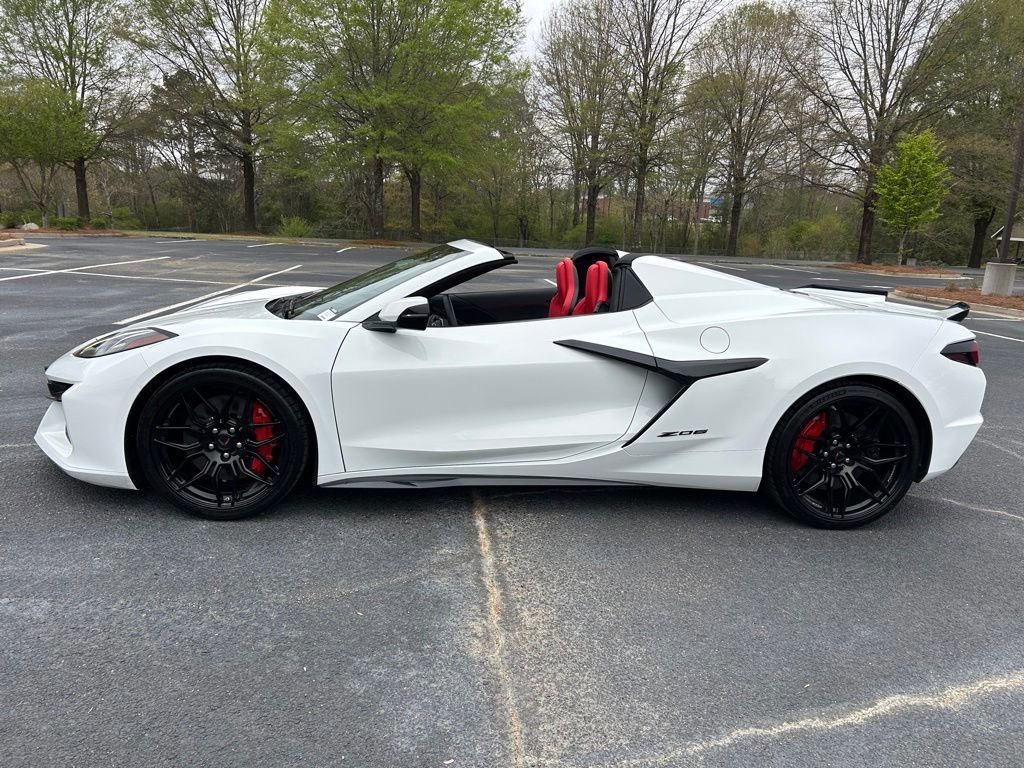 Used 2024 Chevrolet Corvette Z06 RWD image 26