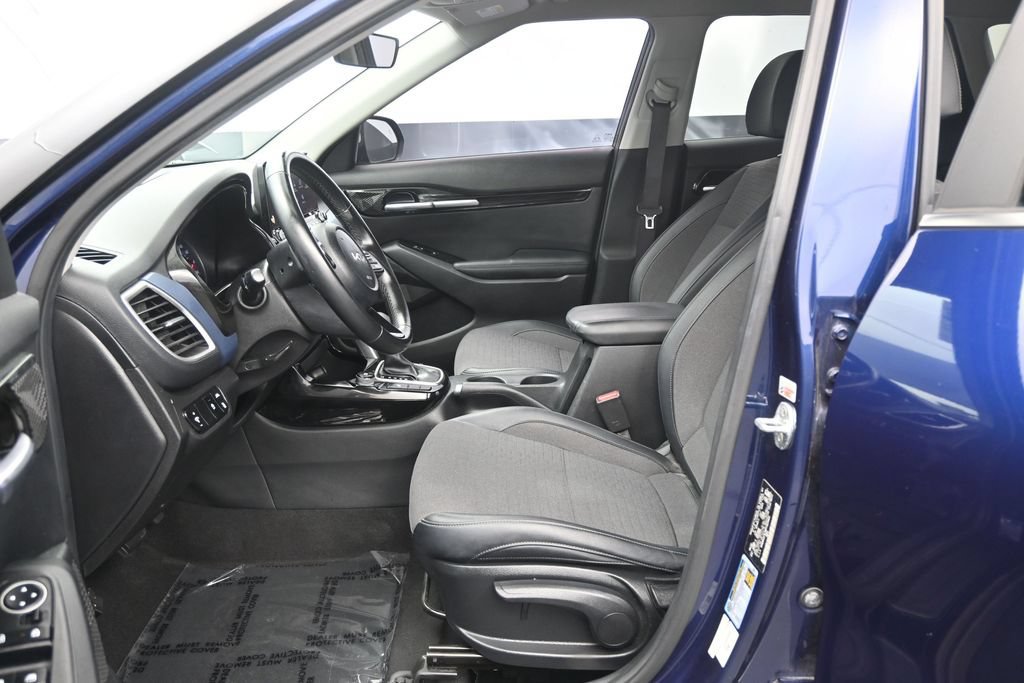 Used 2023 Kia Seltos Nightfall Edition AWD/4WD image 11