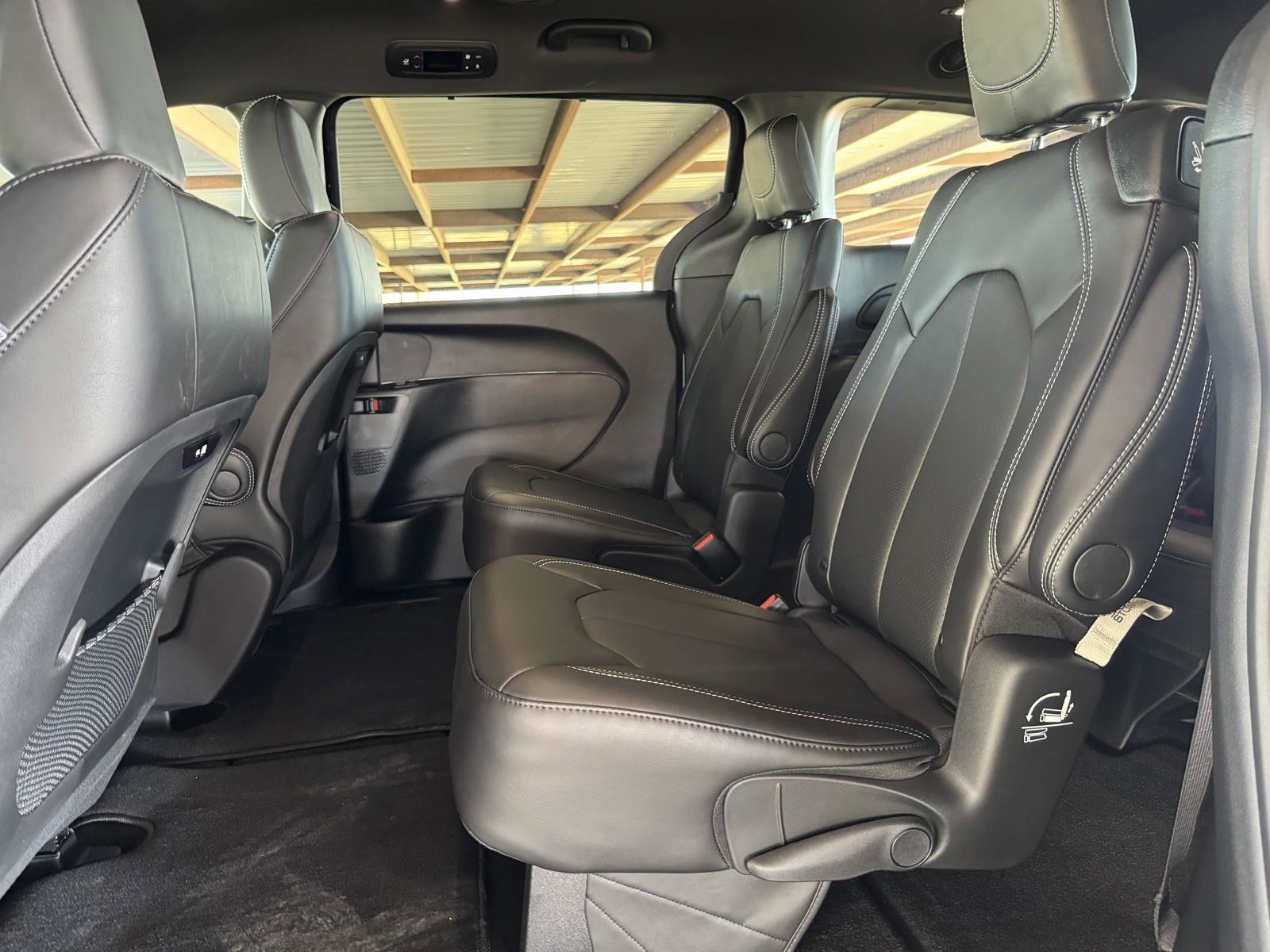 New 2026 Chrysler Pacifica Select image 28