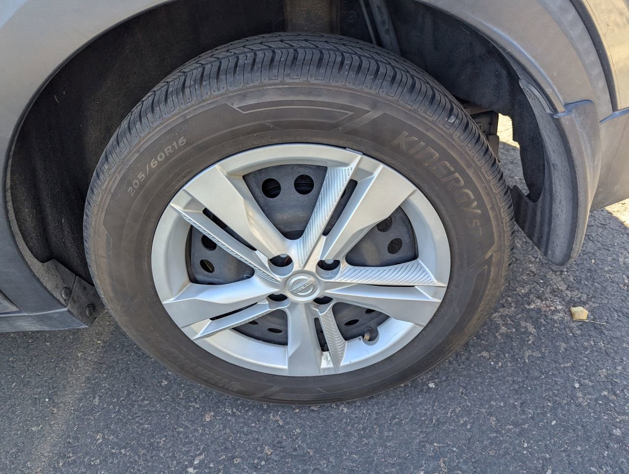 Used 2019 Nissan Kicks S FWD image 8