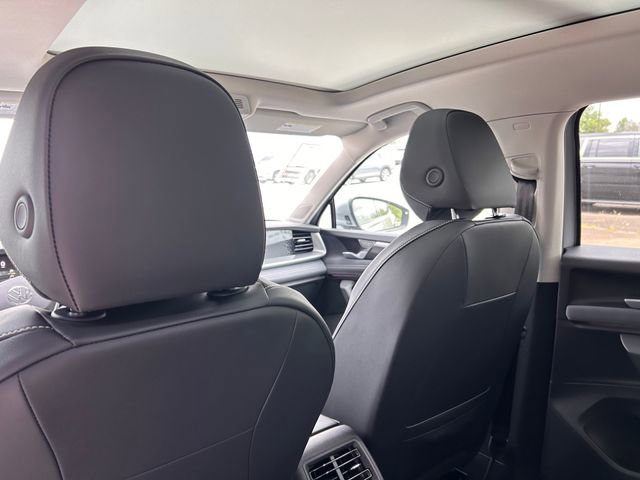 New 2026 Volkswagen Tiguan SE FWD image 18