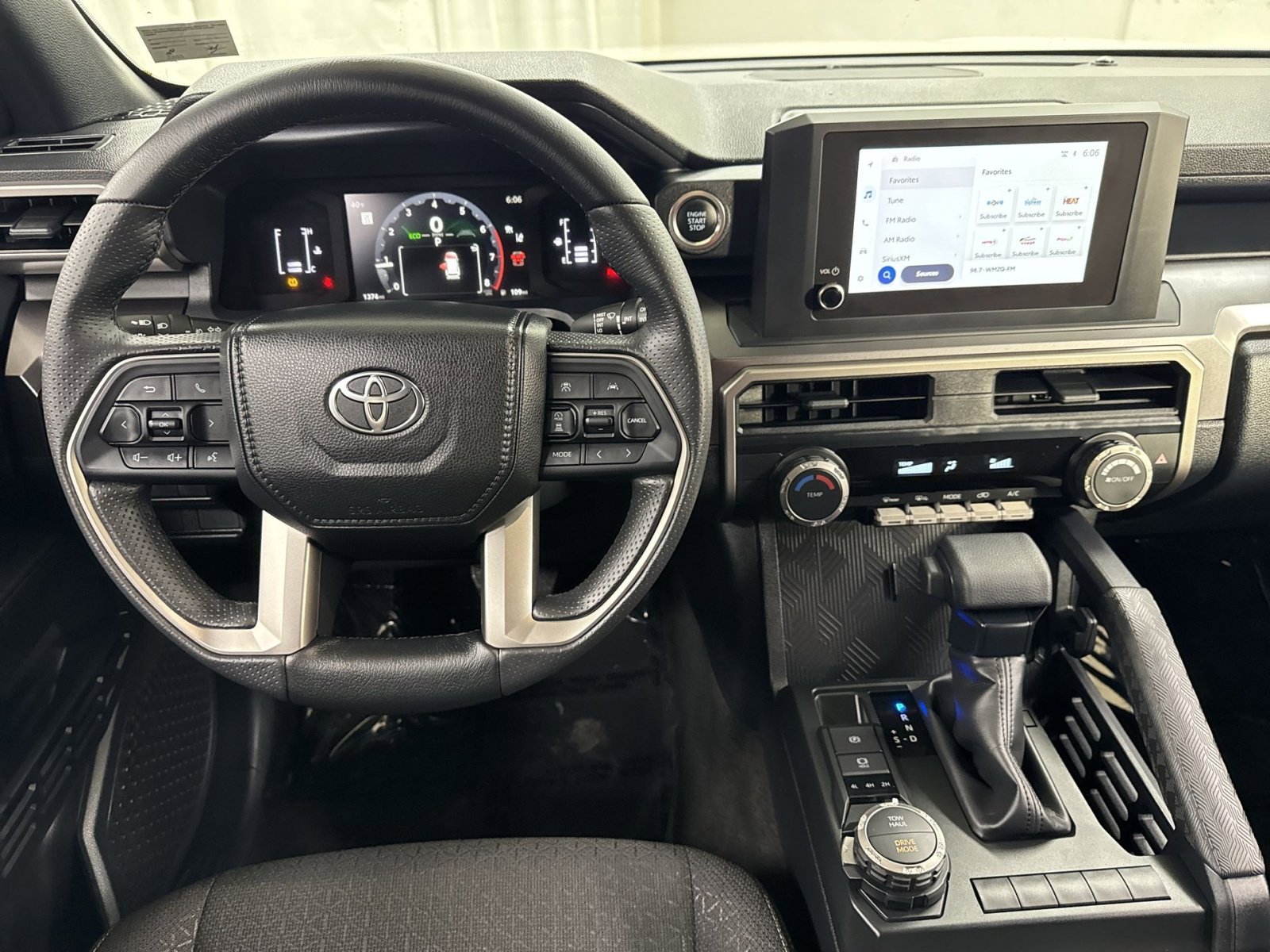 Used 2025 Toyota 4Runner SR5 image 27