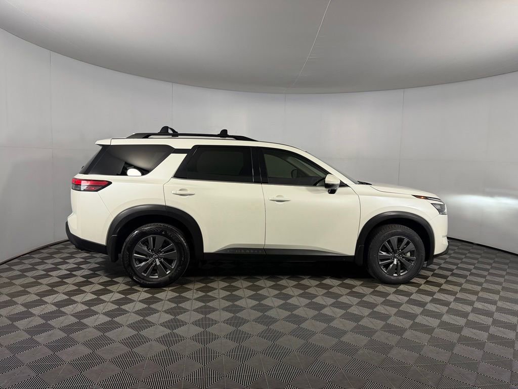 Used 2024 Nissan Pathfinder SV w/ Black Appearance Package FWD image 5