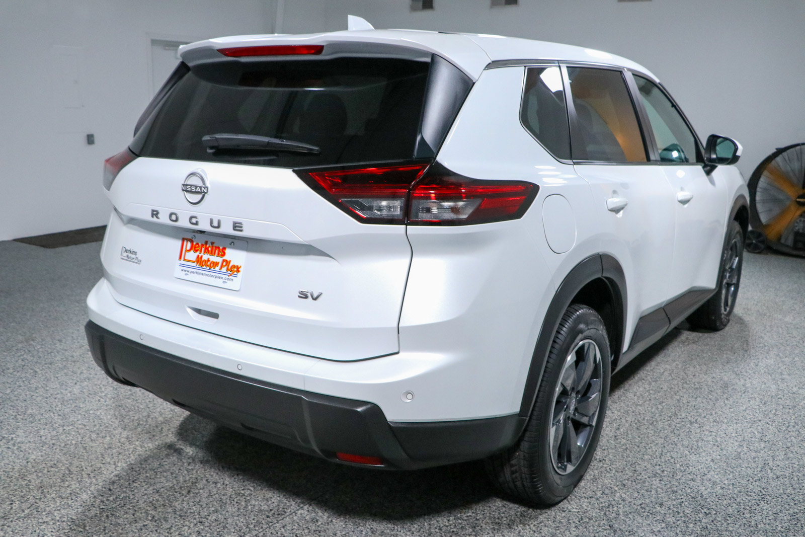 Used 2024 Nissan Rogue SV FWD image 7