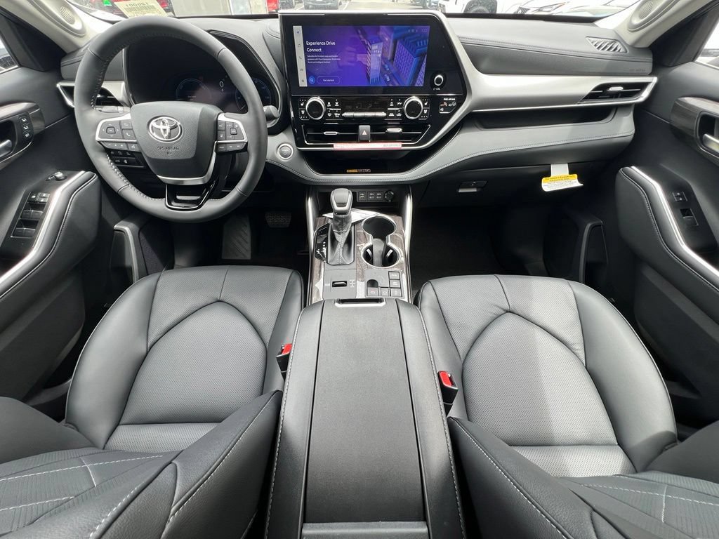 New 2026 Toyota Highlander Platinum AWD/4WD image 23