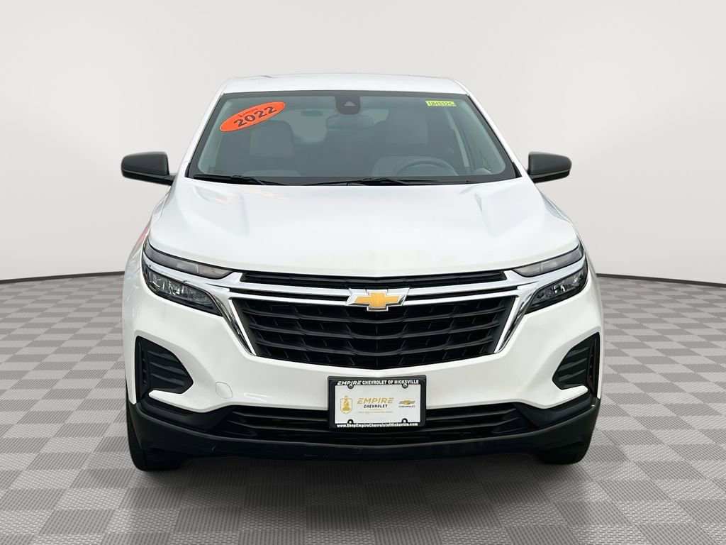 Used 2022 Chevrolet Equinox LS w/ LS Convenience Package AWD/4WD image 2