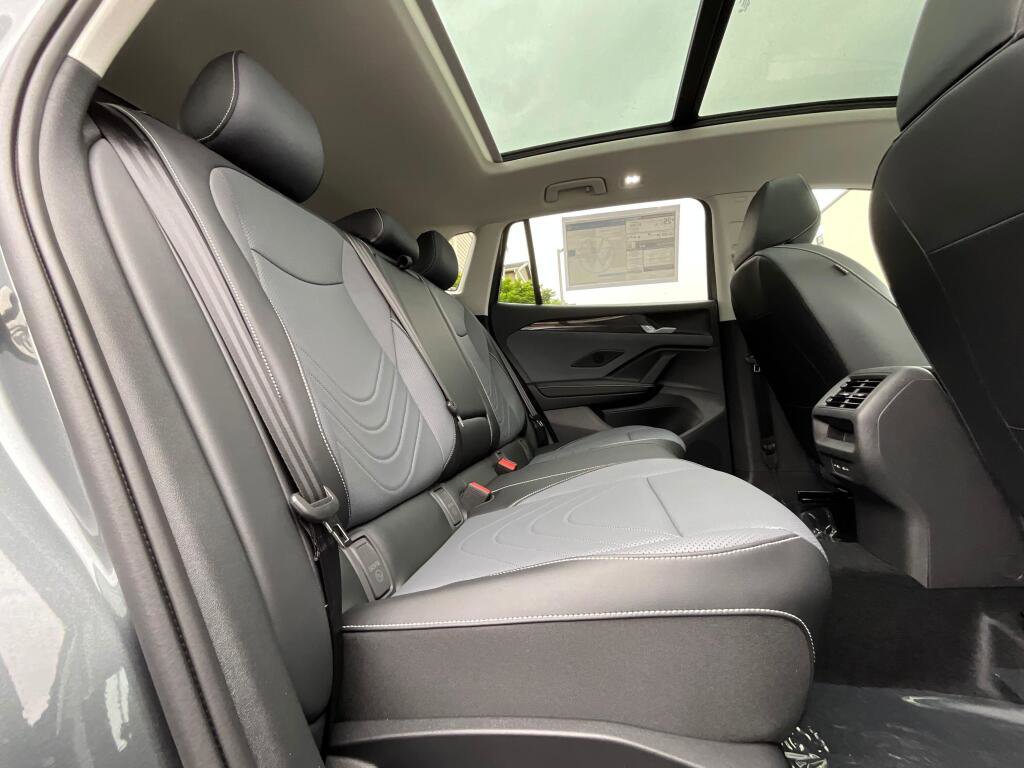 New 2026 Volkswagen Tiguan SE AWD/4WD image 14