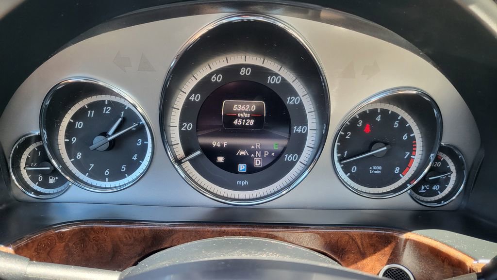 Used 2013 Mercedes-Benz E 350 Sedan image 29