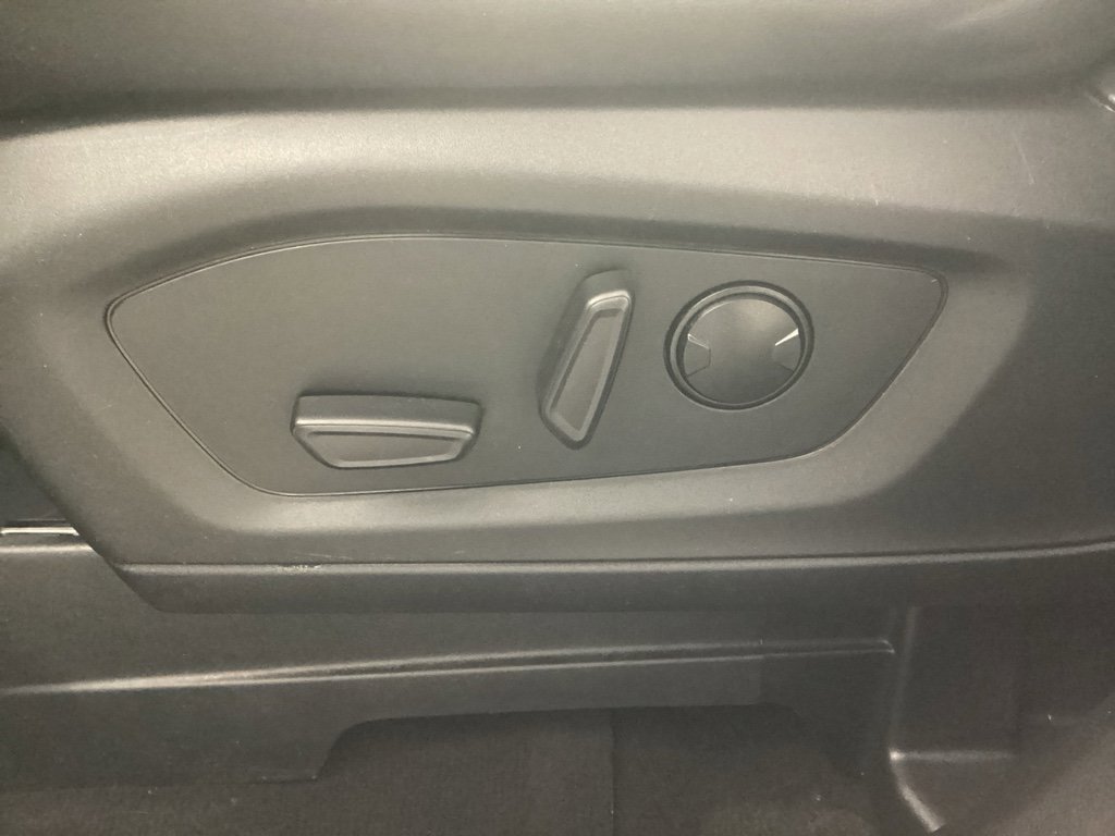 Used 2023 Ford Explorer XLT w/ Equipment Group 202A image 18