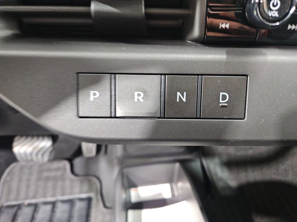 New 2026 Nissan Leaf Platinum+ image 25