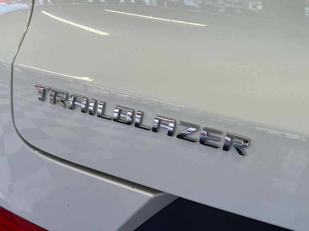 Used 2024 Chevrolet TrailBlazer LT FWD image 12