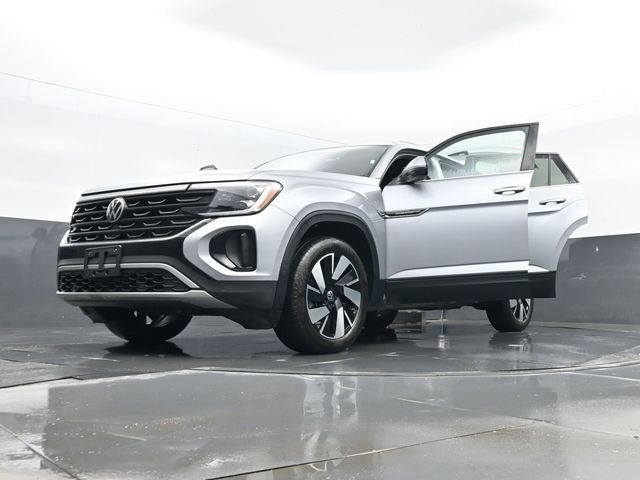 Used 2024 Volkswagen Atlas Cross Sport SE image 33