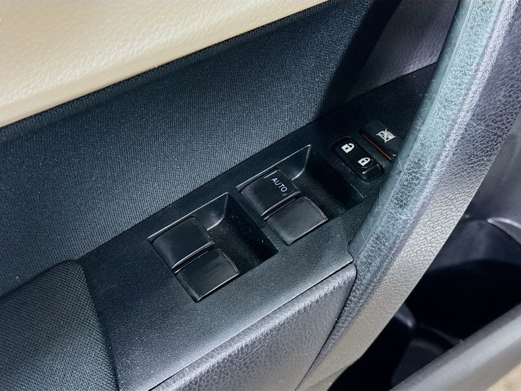 Used 2014 Toyota Corolla LE image 16