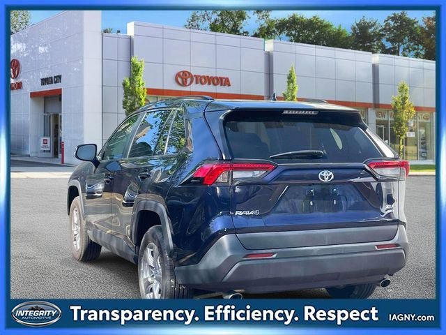 Used 2022 Toyota RAV4 XLE w/ Convenience Package AWD/4WD image 8