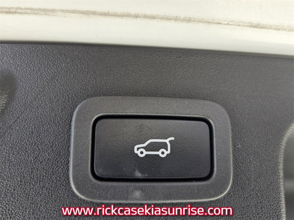 Used 2019 Land Rover Discovery Sport image 15