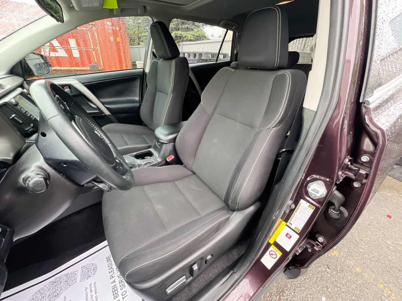 Used 2018 Toyota RAV4 XLE FWD image 11