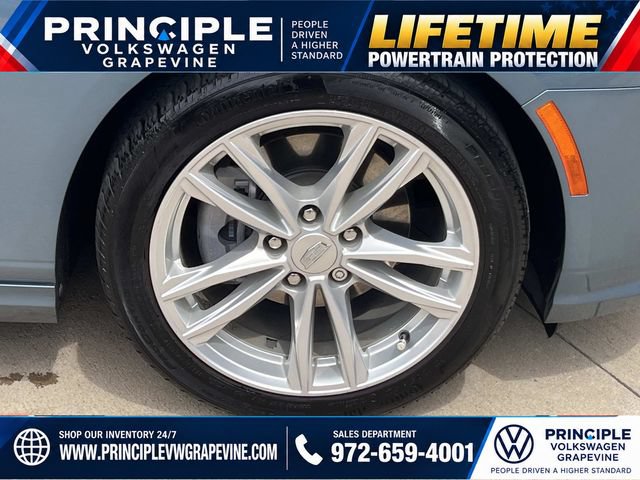 Used 2023 Cadillac CT4 Luxury RWD image 3