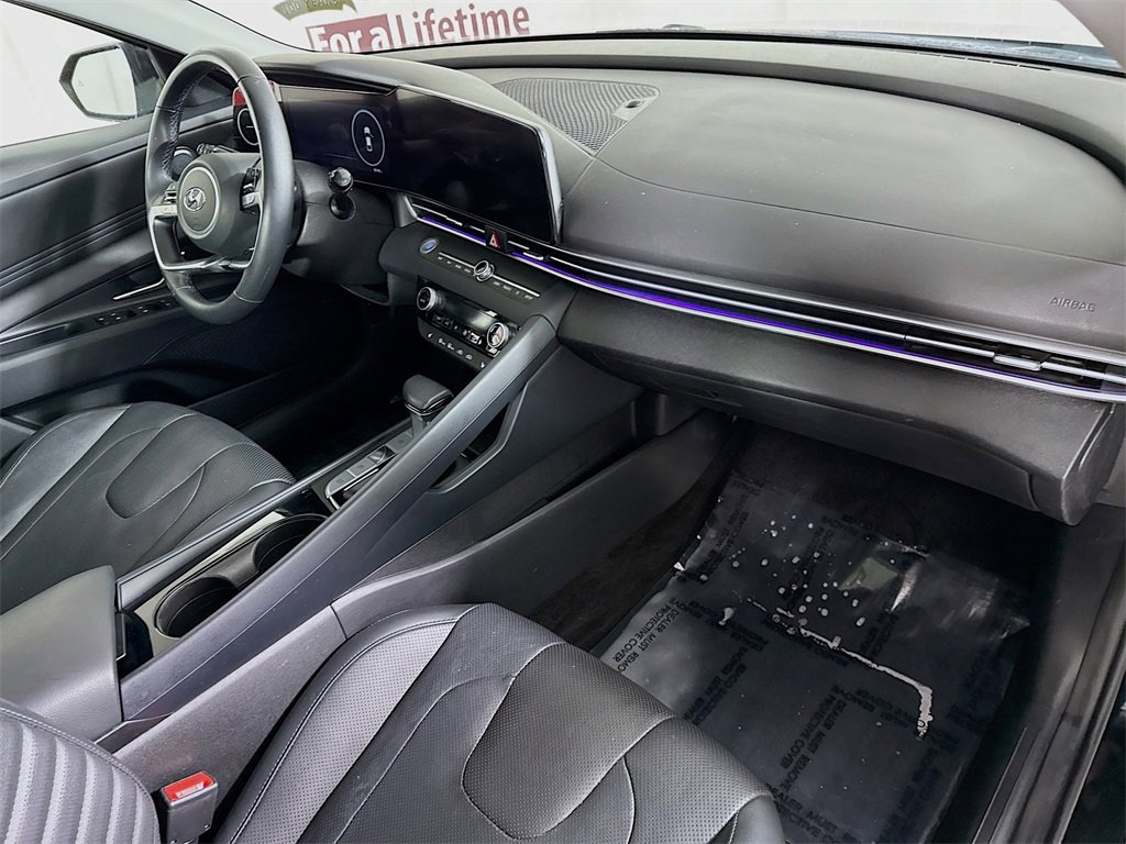 Certified 2022 Hyundai Elantra Limited w/ Cargo Package image 32