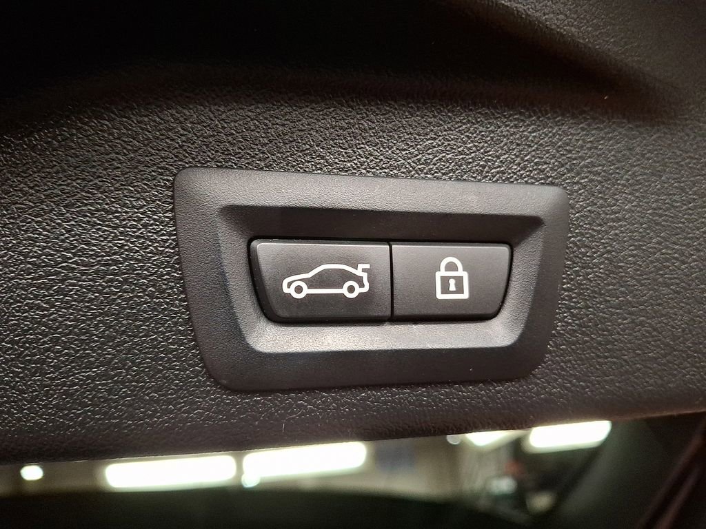 Certified 2022 BMW X5 xDrive40i w/ M Sport Package image 29