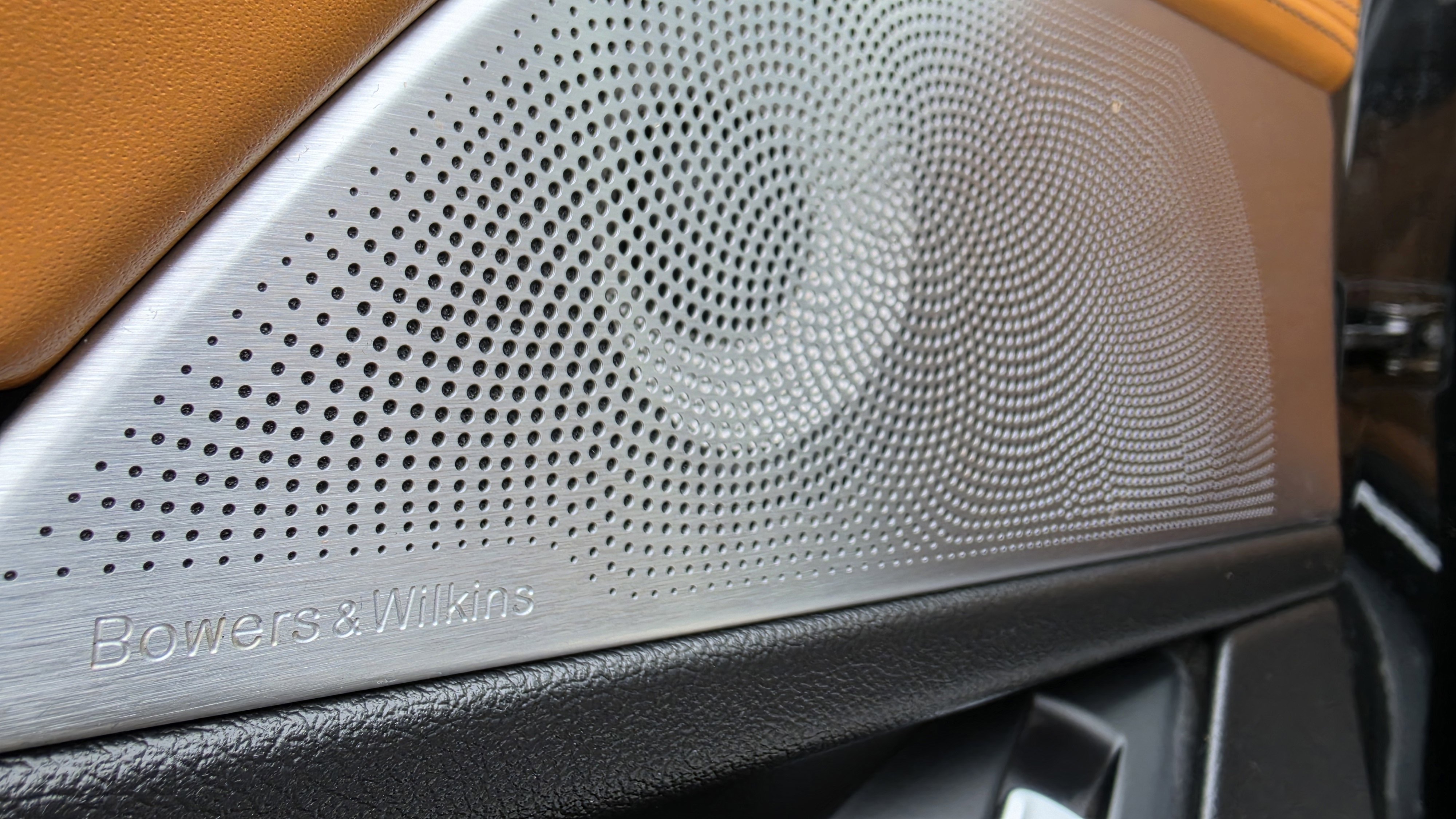 Used 2021 BMW 740i w/ M Sport Package image 28