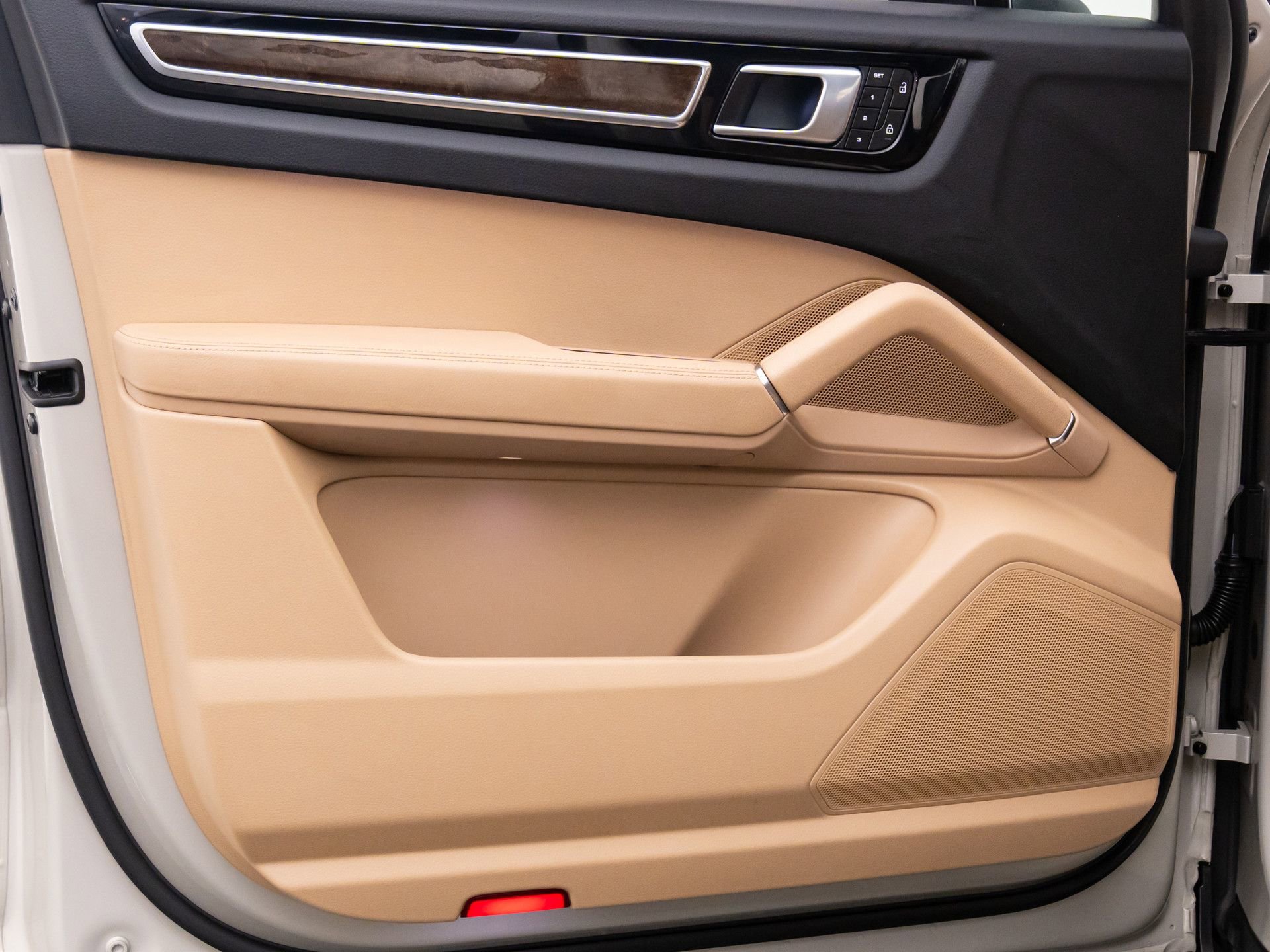 Certified 2023 Porsche Cayenne image 14