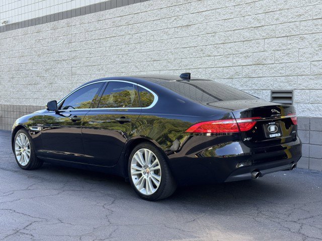 Used 2020 Jaguar XF Premium image 14