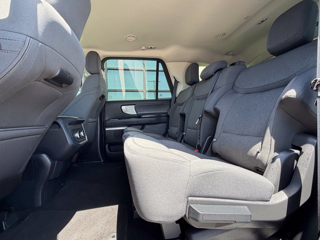 Used 2025 Ford Expedition Active AWD/4WD image 22