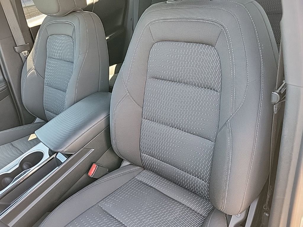 Used 2025 Chevrolet Equinox LT FWD image 12