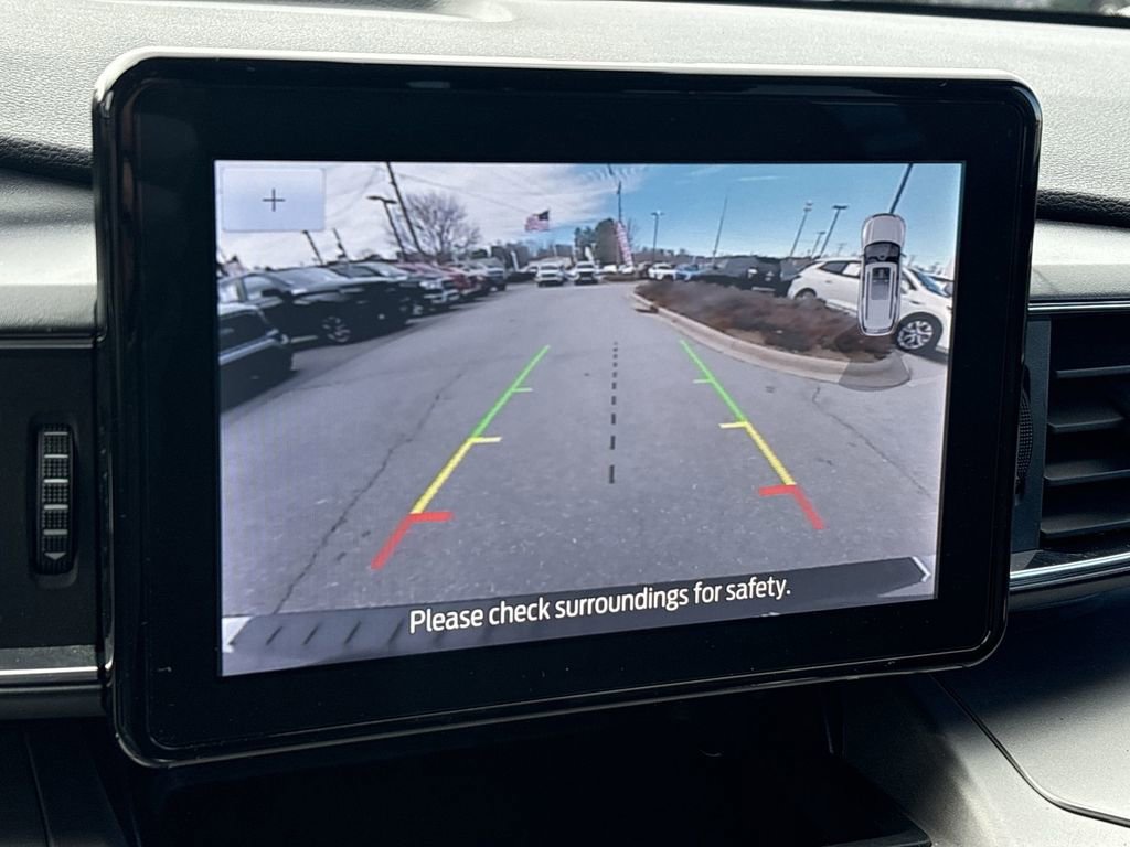 Used 2021 Ford Explorer XLT w/ Equipment Group 202A image 18