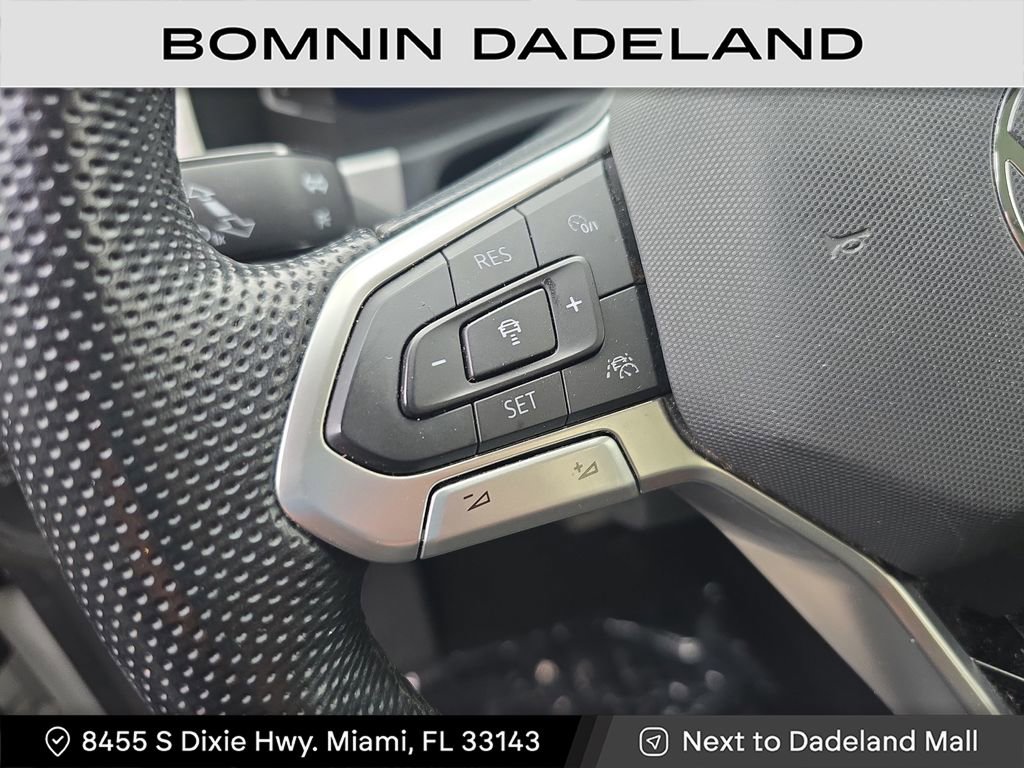 Used 2022 Volkswagen Atlas SEL R-Line image 21