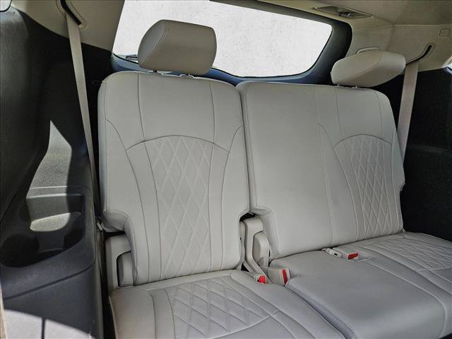 Used 2023 Buick Enclave Avenir w/ Avenir Technology Package FWD image 18