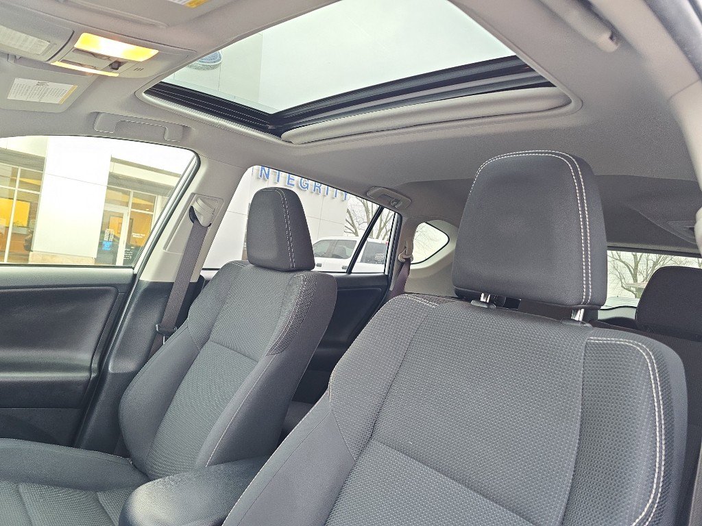 Used 2018 Toyota RAV4 XLE w/ Convenience Package image 14
