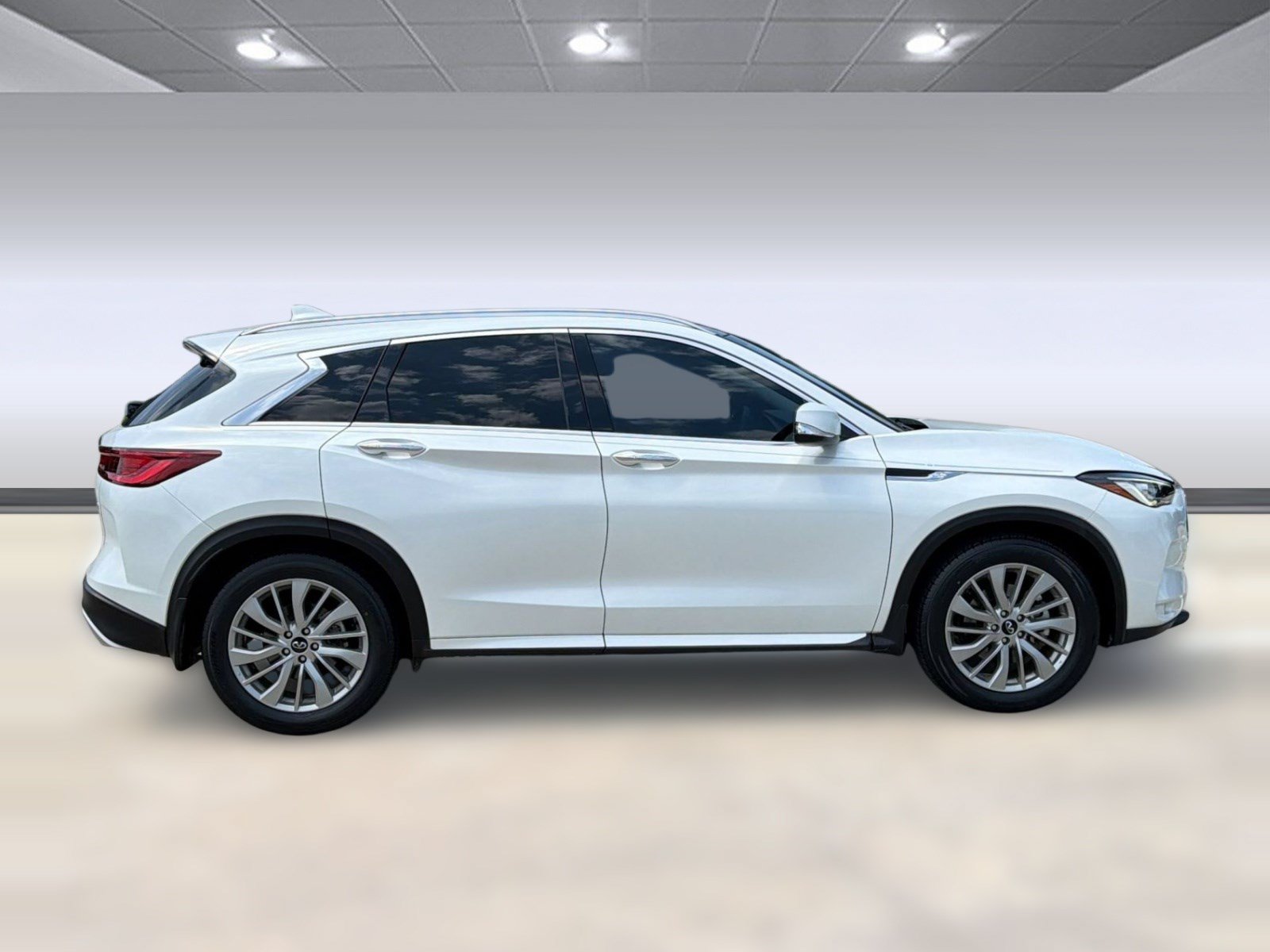Used 2023 INFINITI QX50 Luxe FWD image 8