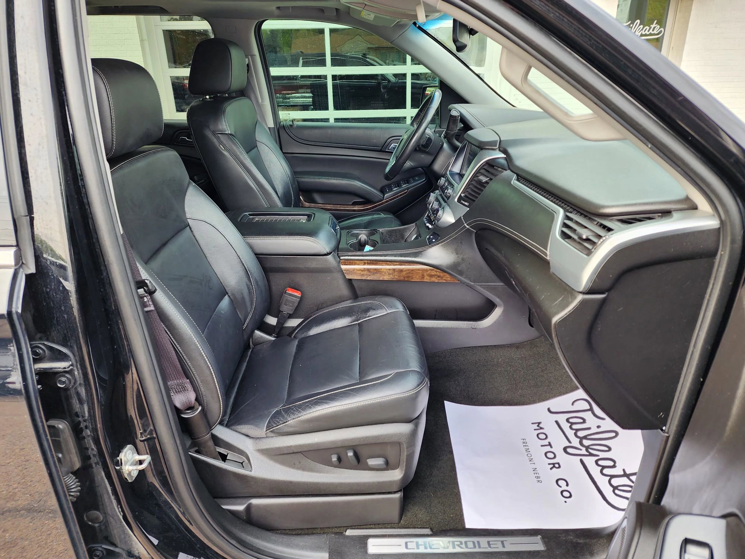 Used 2017 Chevrolet Suburban LT AWD/4WD image 10