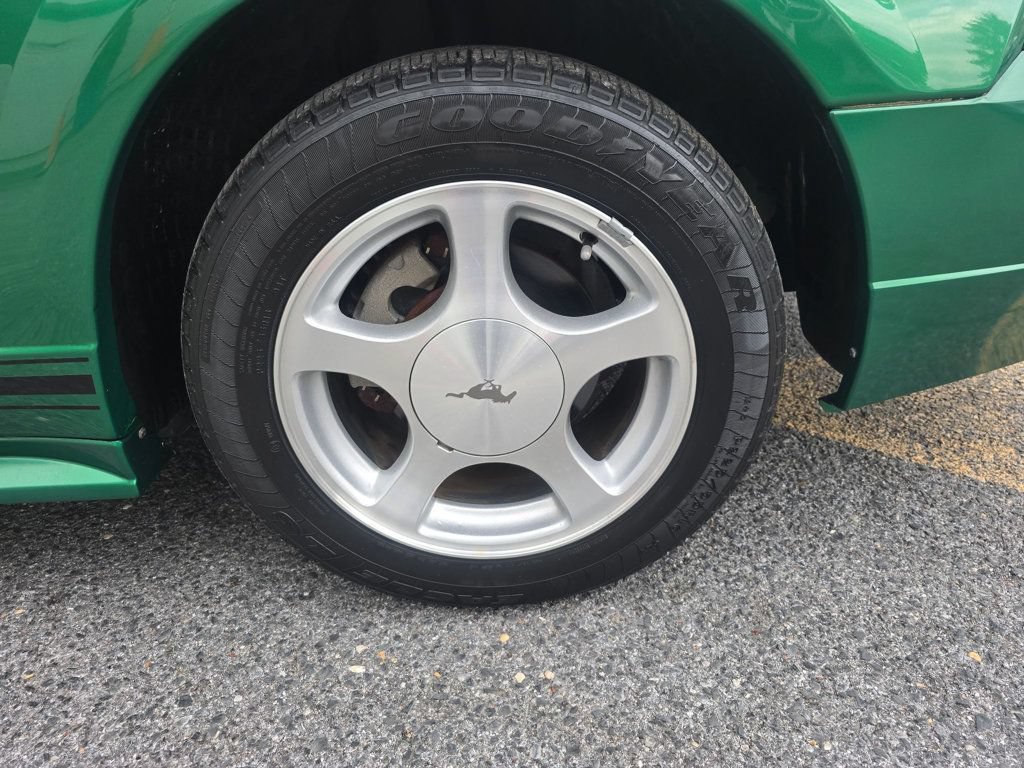 Used 2001 Ford Mustang Premium RWD image 14